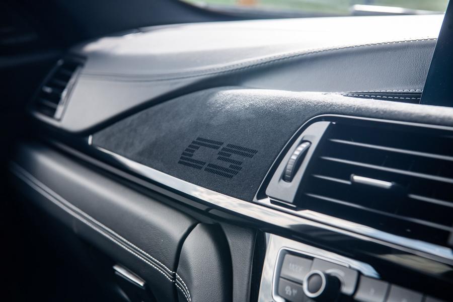 Детали интерьера BMW M3 CS (F80) 2018 года  (UK) (фото 27 из 30)